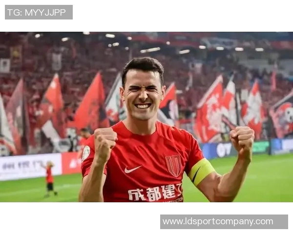 蓉城逆袭广岛周定洋遭侵犯裁判判罚点球费利佩稳健罚入制胜球