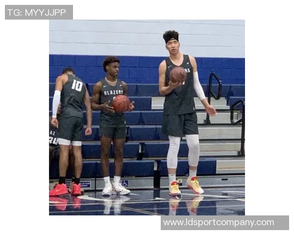 媒体人分析杨瀚森与曾凡博搭档关系及竞争动态